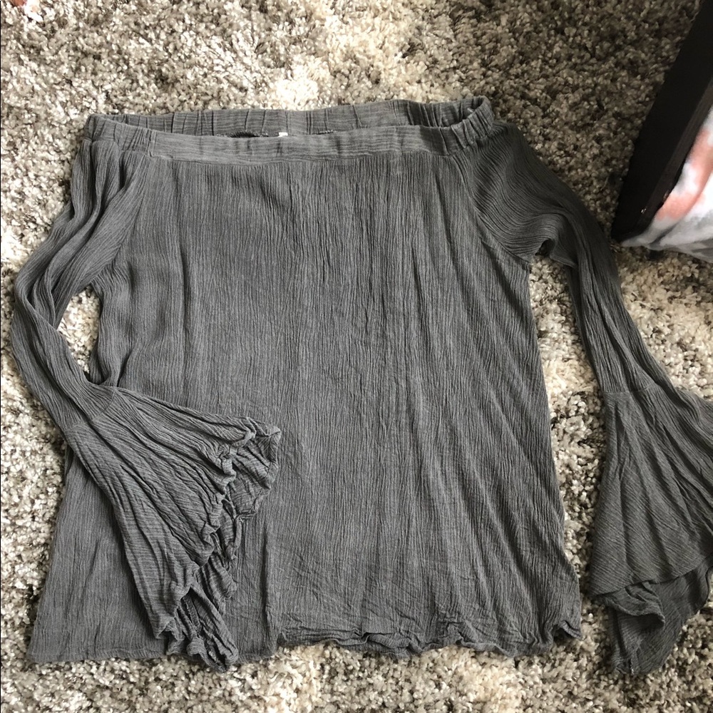EUC Off the shoulder boutique top!!